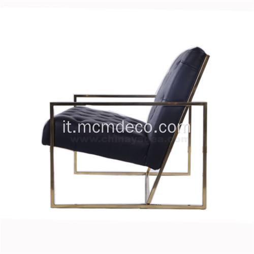 Lounge chair in pelle trapuntata con struttura sottile